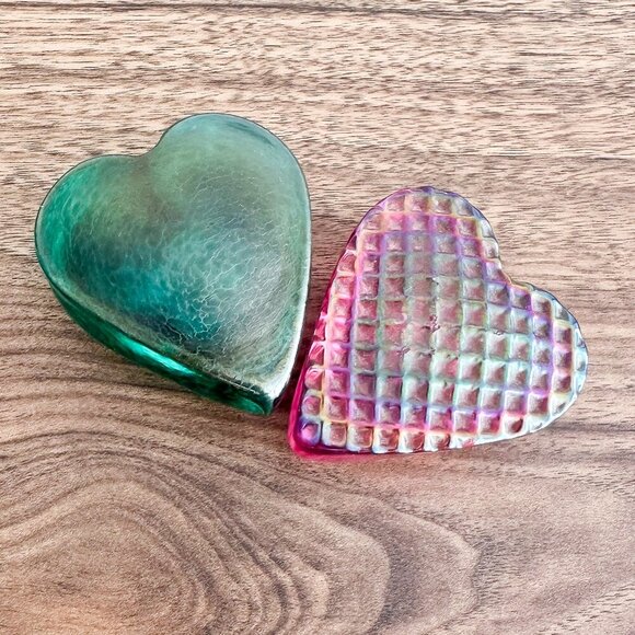 Set of 2 Signed Robert Held Glass Heart Paperweights - Picture 2 of 5